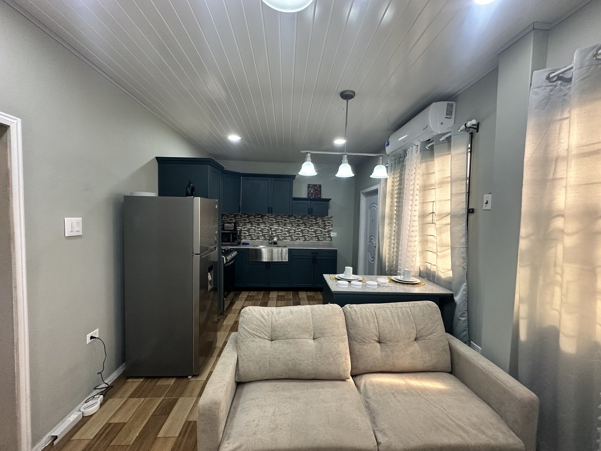 Fully Furnished 2BR Apartment — Non Pariel