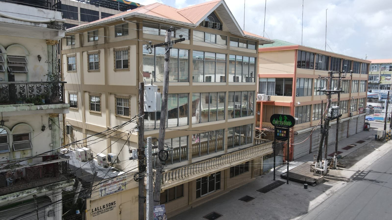 Prime Commercial Building — Wellington Street